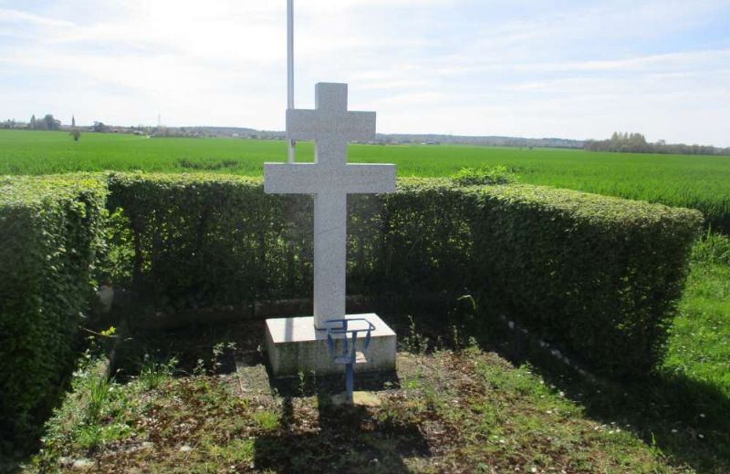 Croix de Lorraine Vrigny