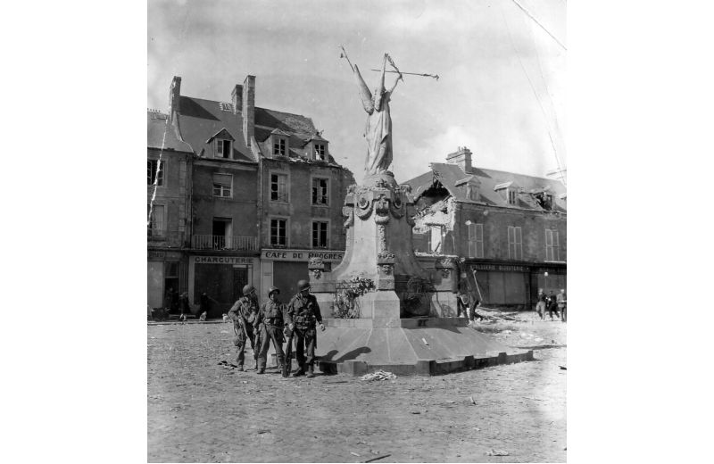Carentan - War memorial