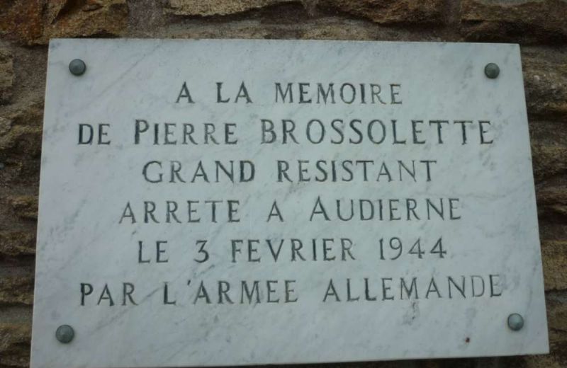 Pierre Brossolette plaque Audierne