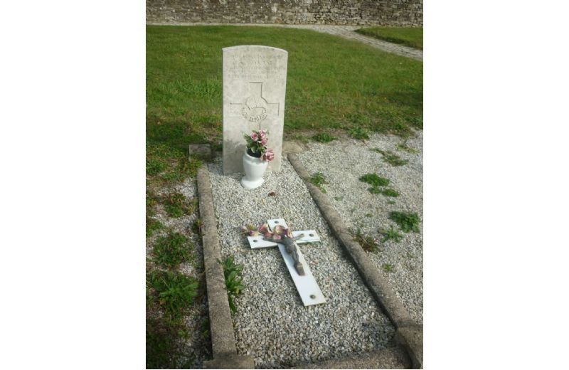 Poullan-sur-Mer Cemetery