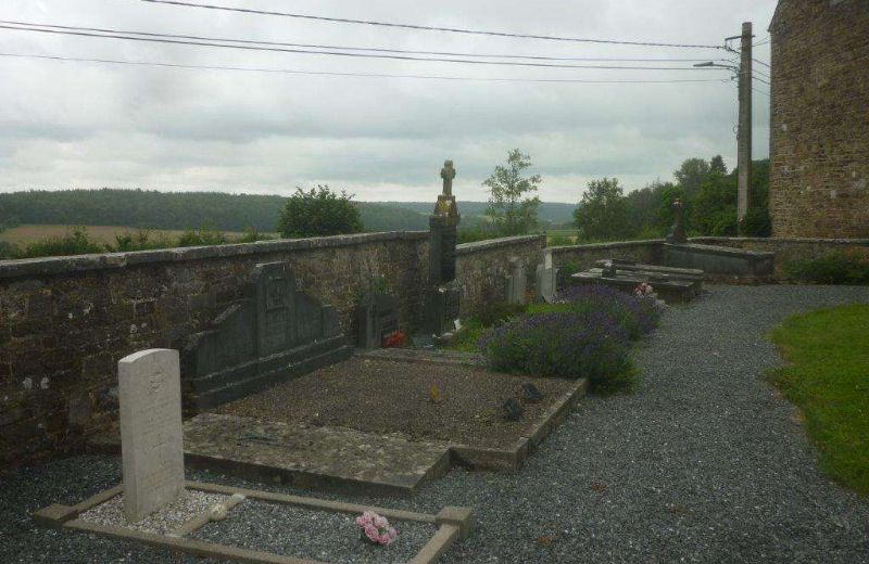 Petit Courrière Cemetery