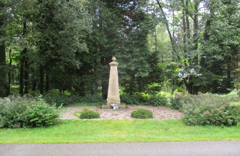 Kerdinam monument