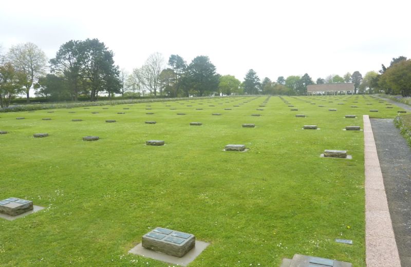 German cemetery Ploudaniel